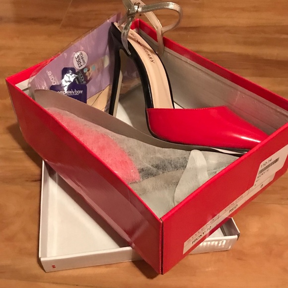 Red heels - Picture 3 of 4